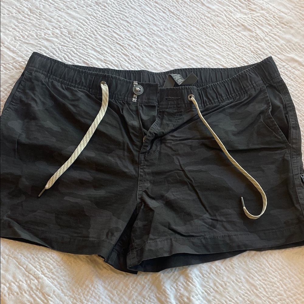 Vuori Black Camo Women's Cargo Shorts